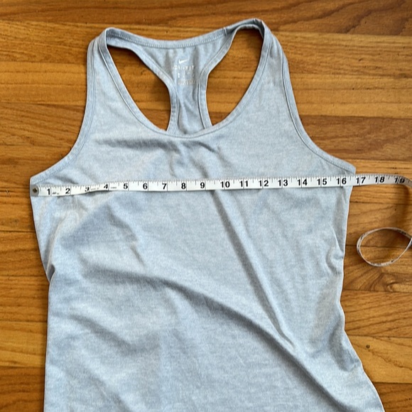 Nike racerback tank - Picture 4 of 5